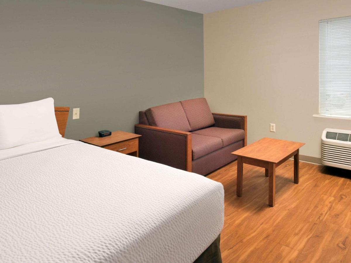 WoodSpring Suites Louisville Clarksville Eksteriør billede