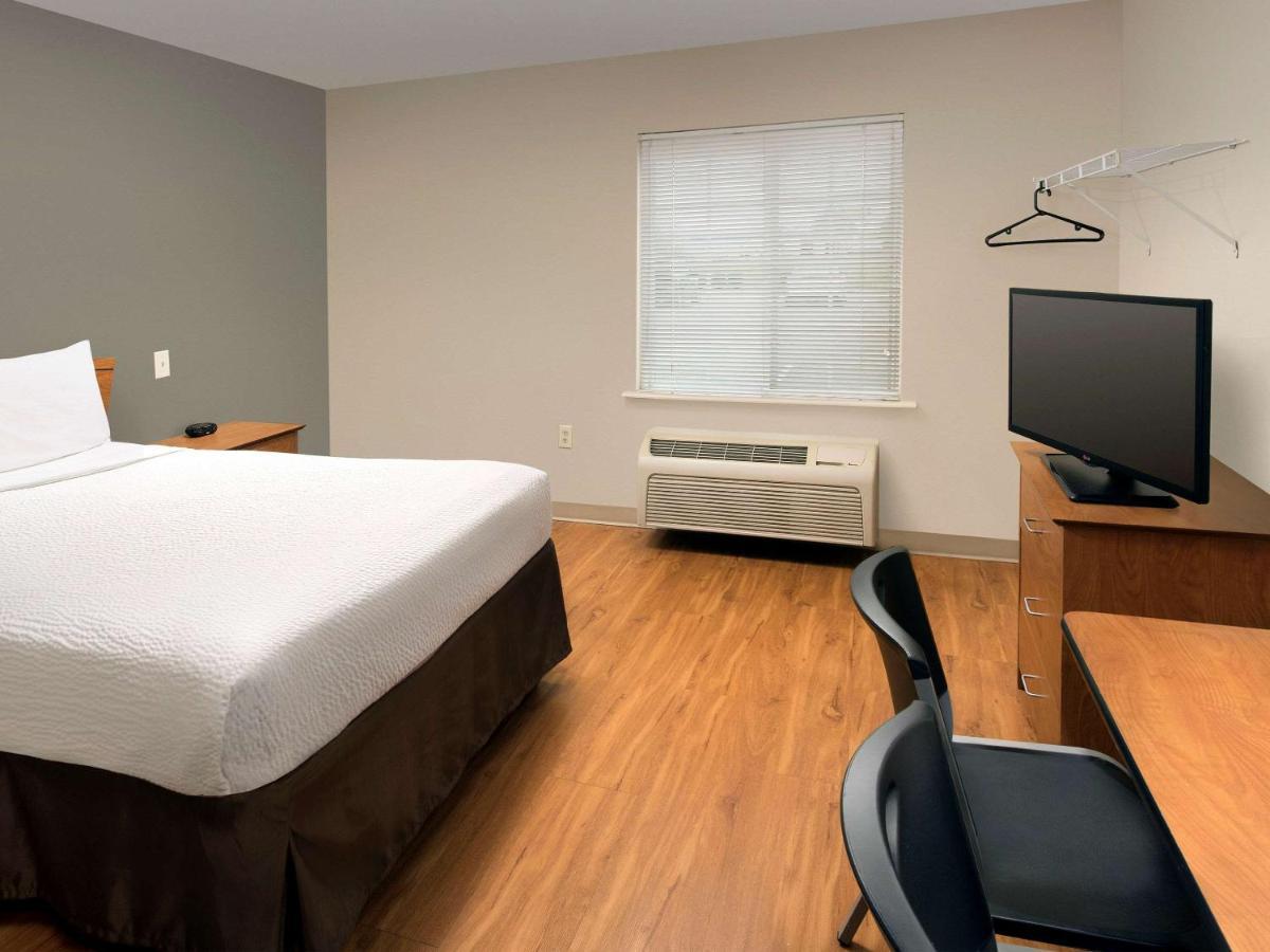 WoodSpring Suites Louisville Clarksville Eksteriør billede