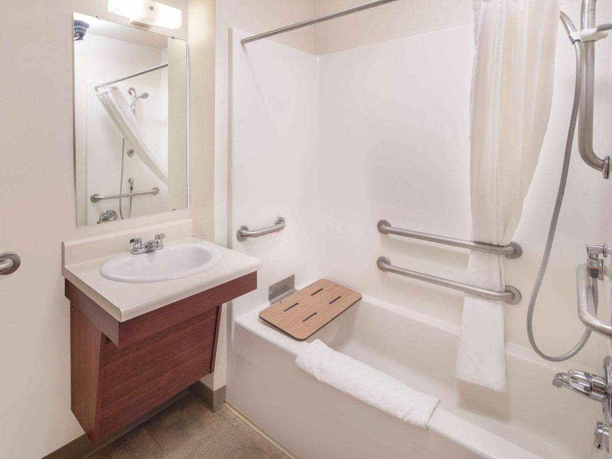 WoodSpring Suites Louisville Clarksville Eksteriør billede