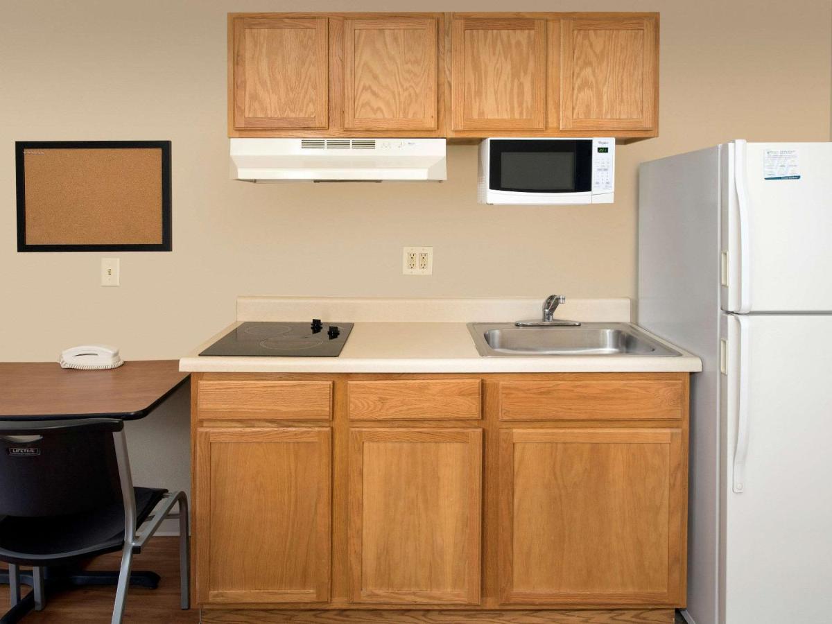 WoodSpring Suites Louisville Clarksville Eksteriør billede