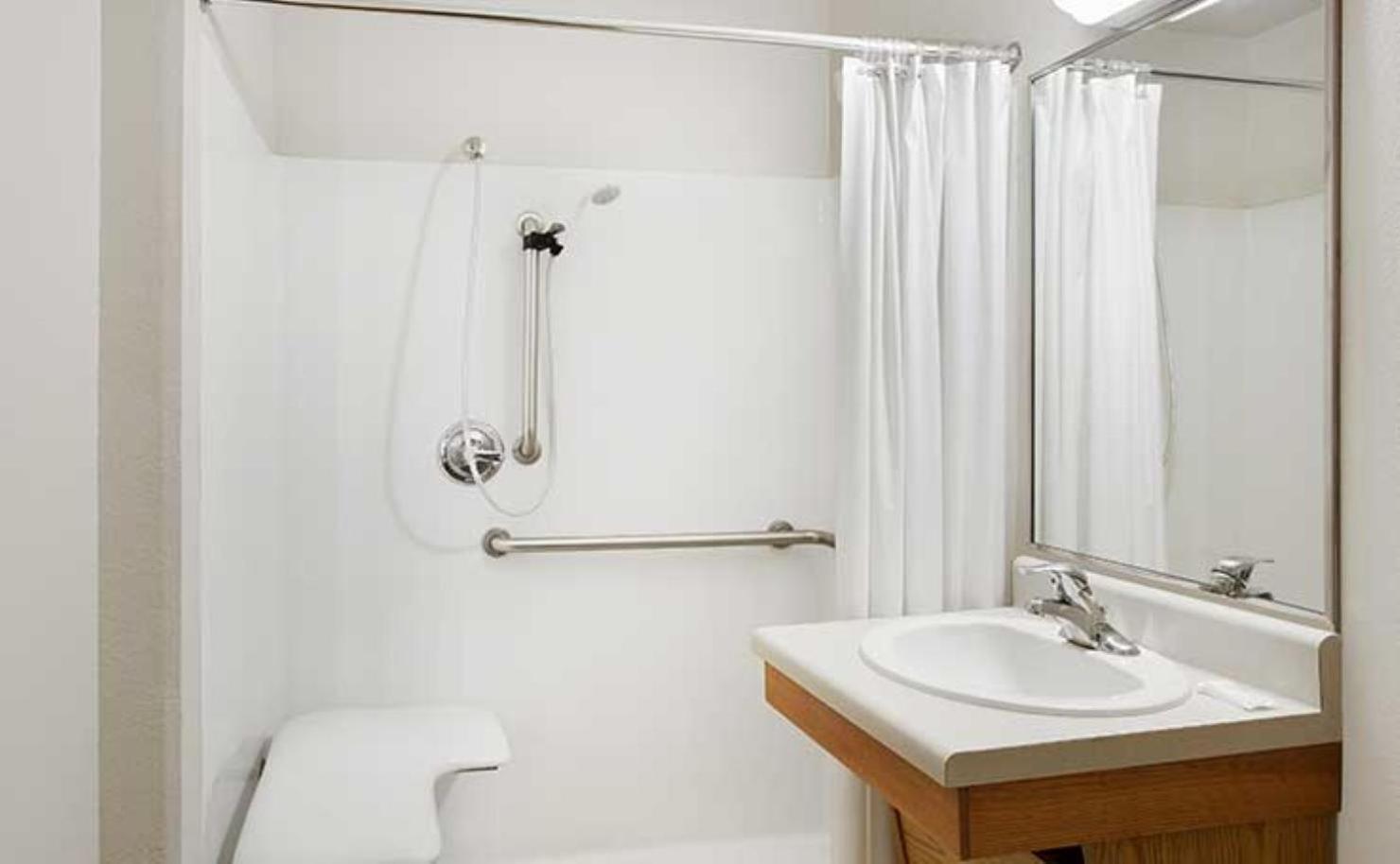 WoodSpring Suites Louisville Clarksville Eksteriør billede