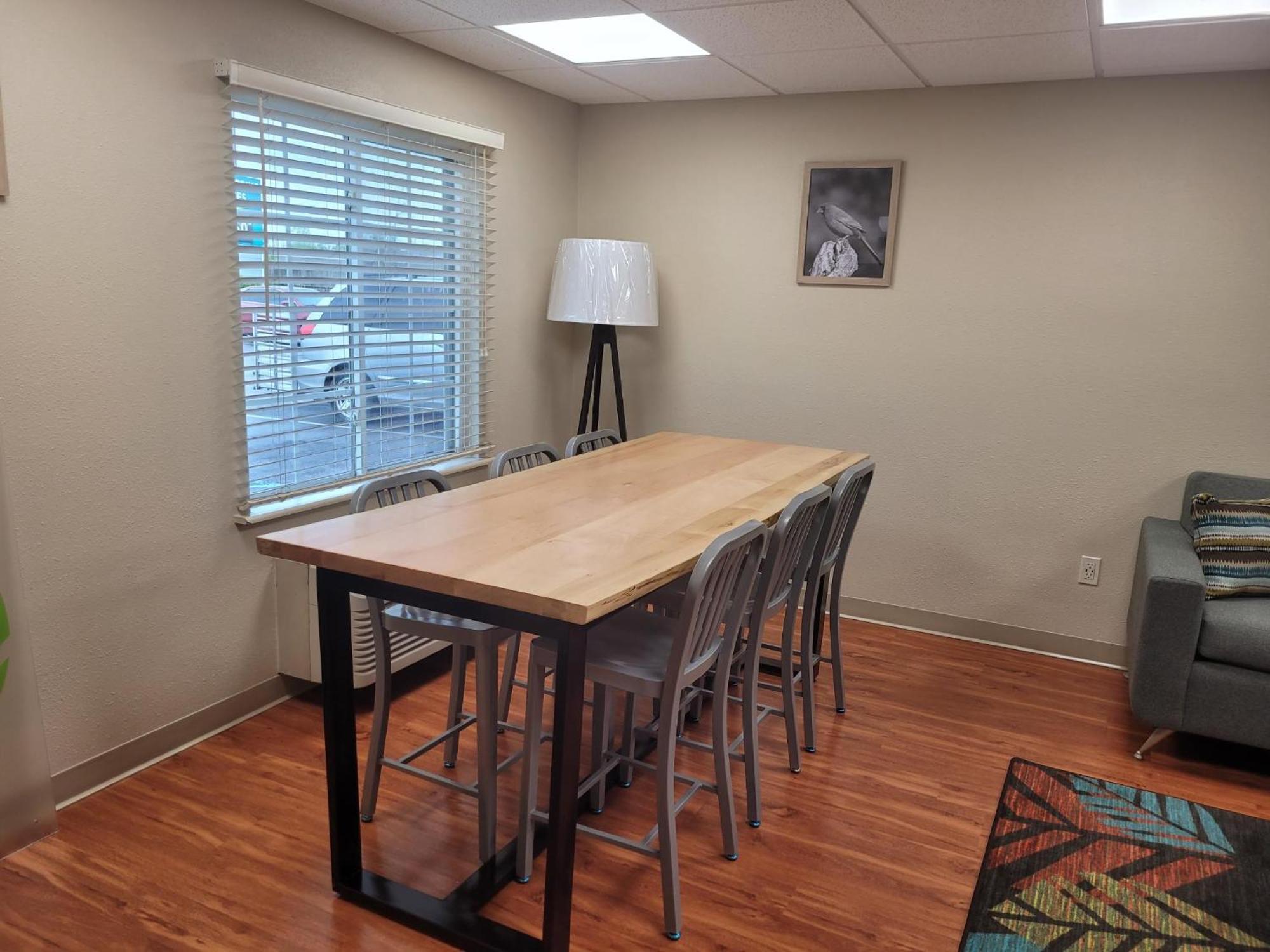 WoodSpring Suites Louisville Clarksville Eksteriør billede