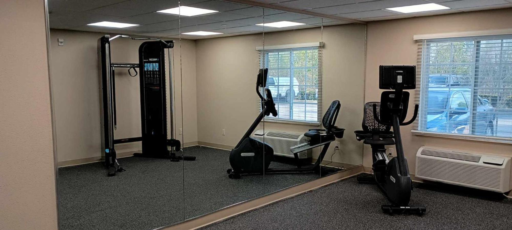 WoodSpring Suites Louisville Clarksville Eksteriør billede
